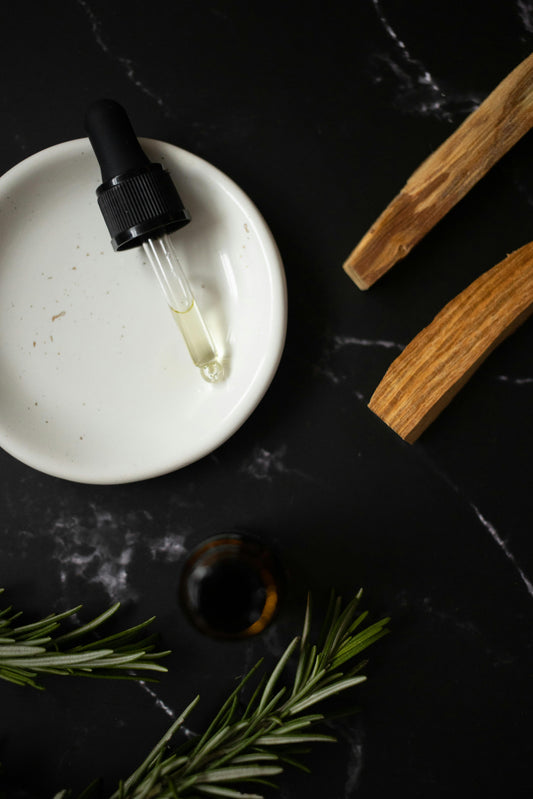 Rosemary Essential Oil: Clarity, Energy, and Natural Vitality 🌿✨